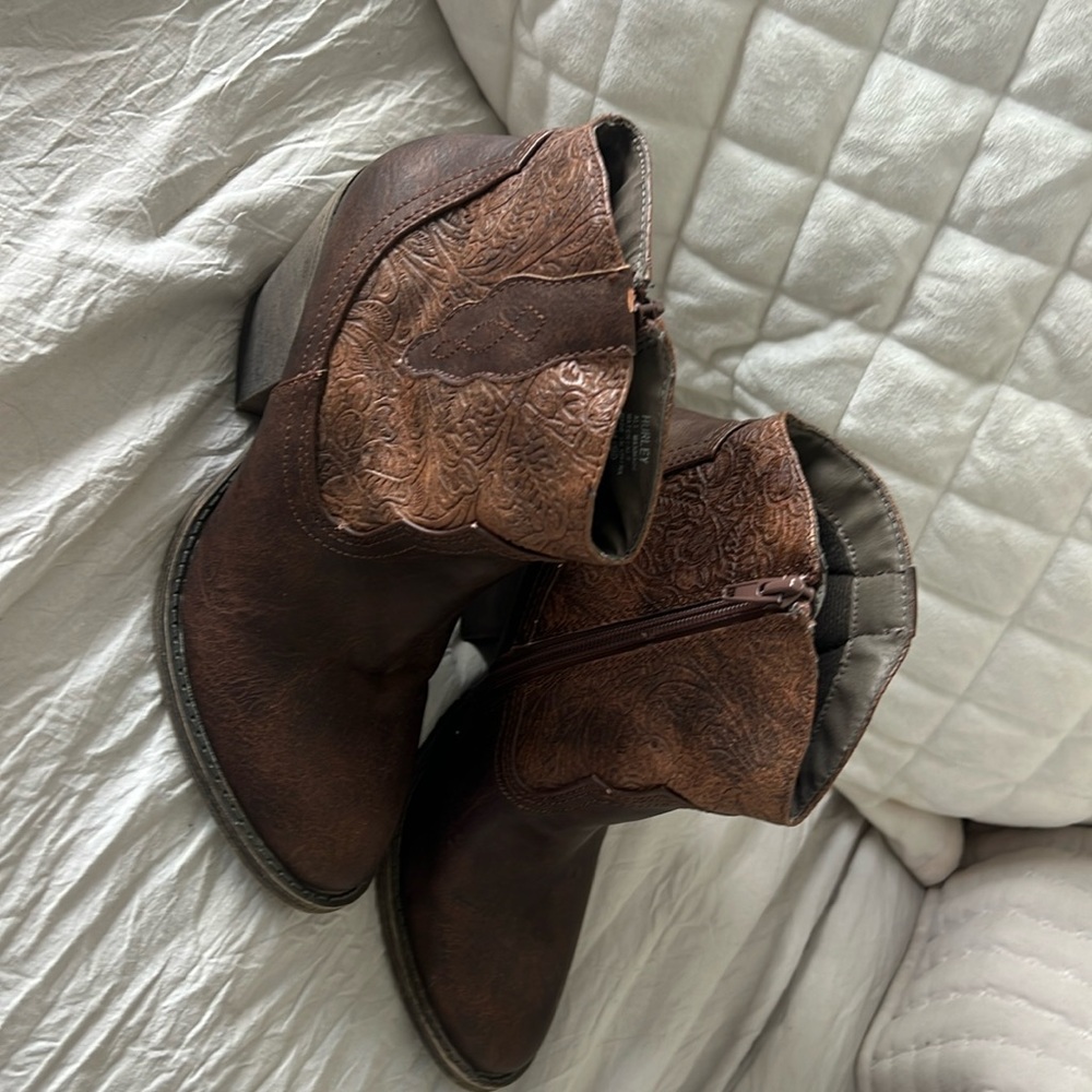 Women’s ankle western boots